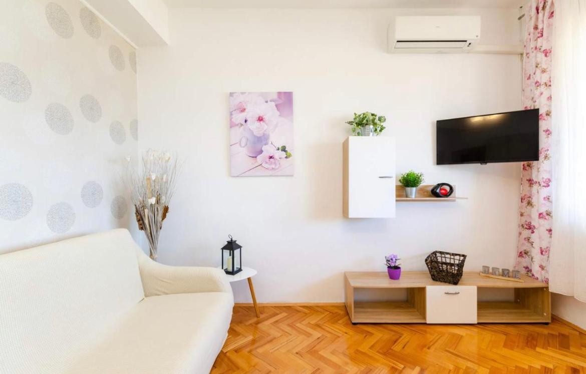 Apartments Tatjana Цриквеница Экстерьер фото