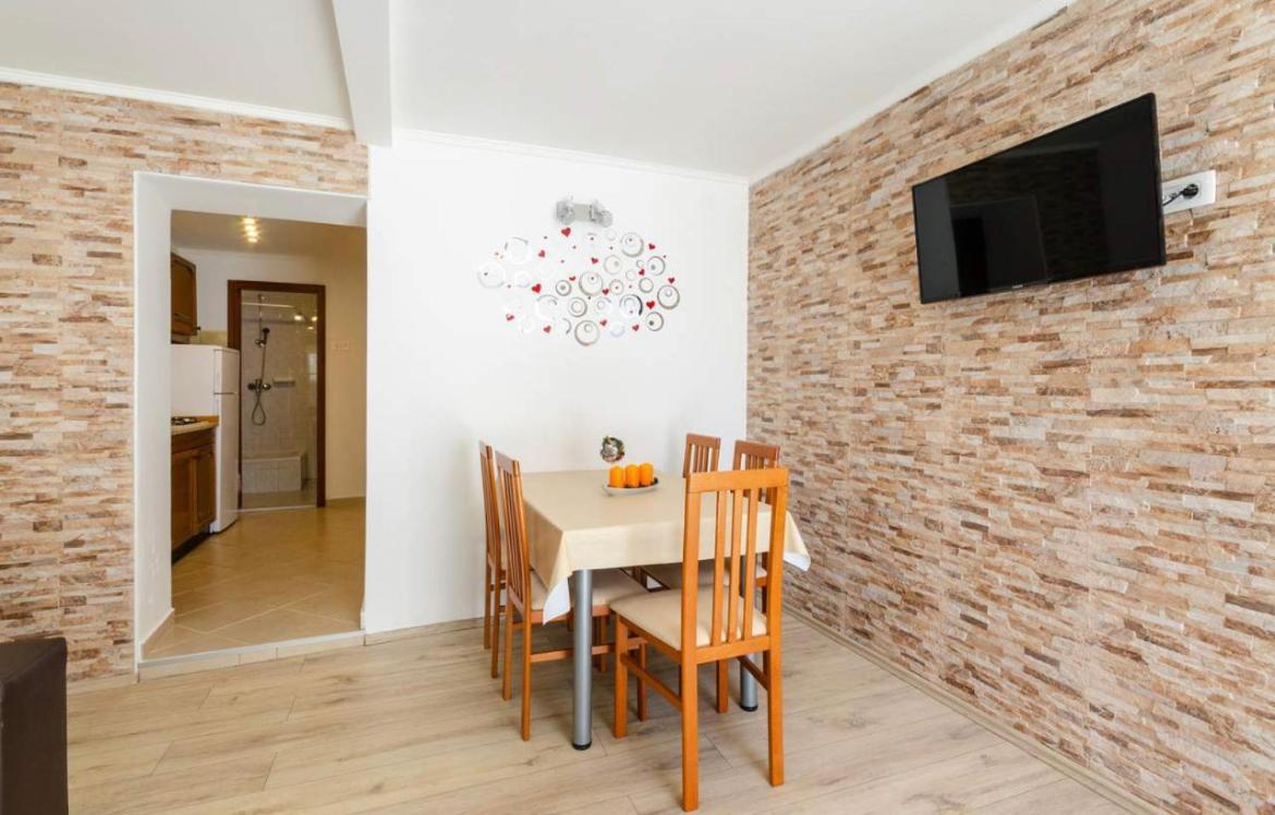 Apartments Tatjana Цриквеница Экстерьер фото